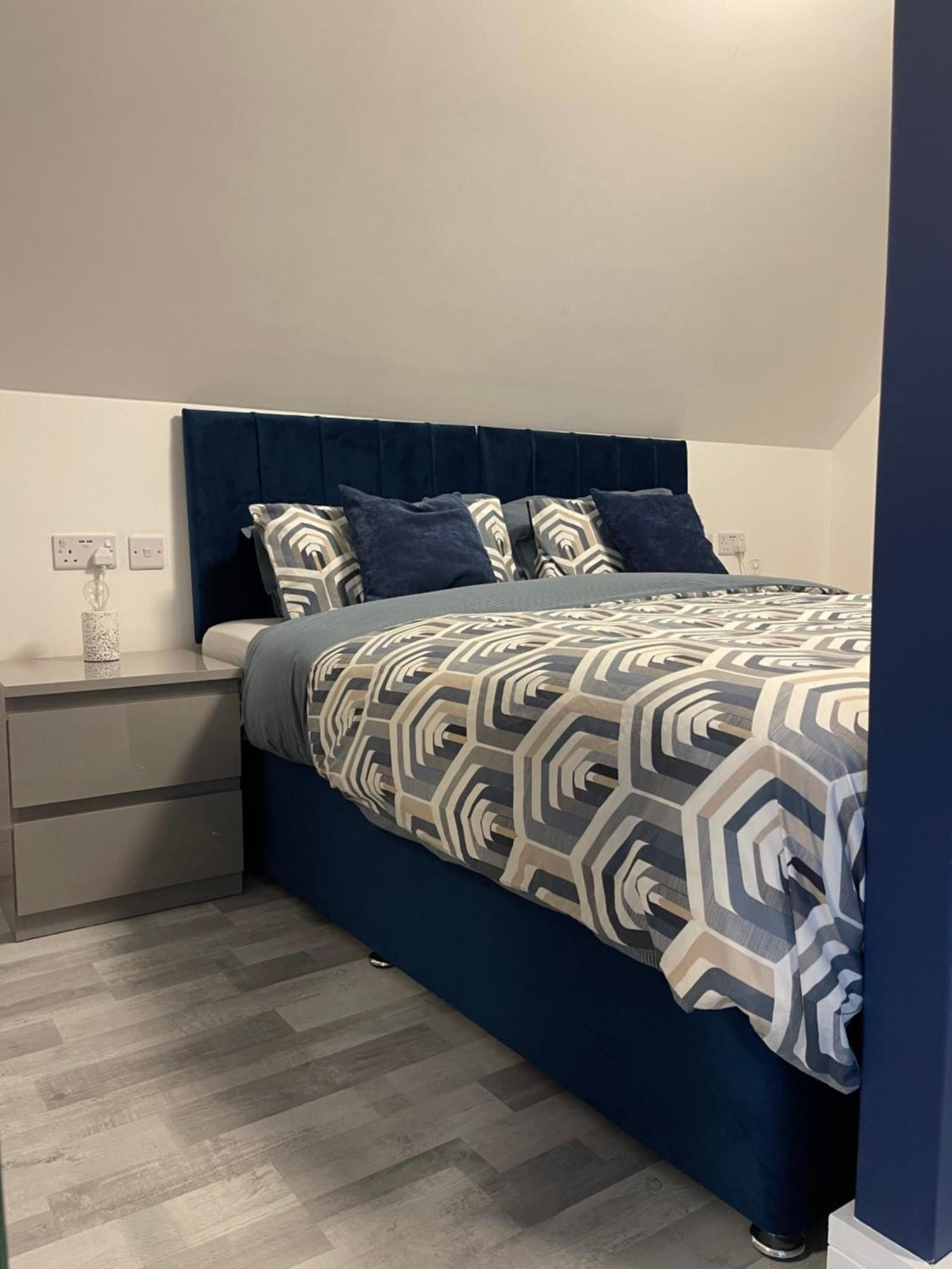 Lochside Loft - Self Catering Apartment For 2 In A Great Location For Inverness Airport And Both Cabot Highlands & Nairn Golf Courses Extérieur photo