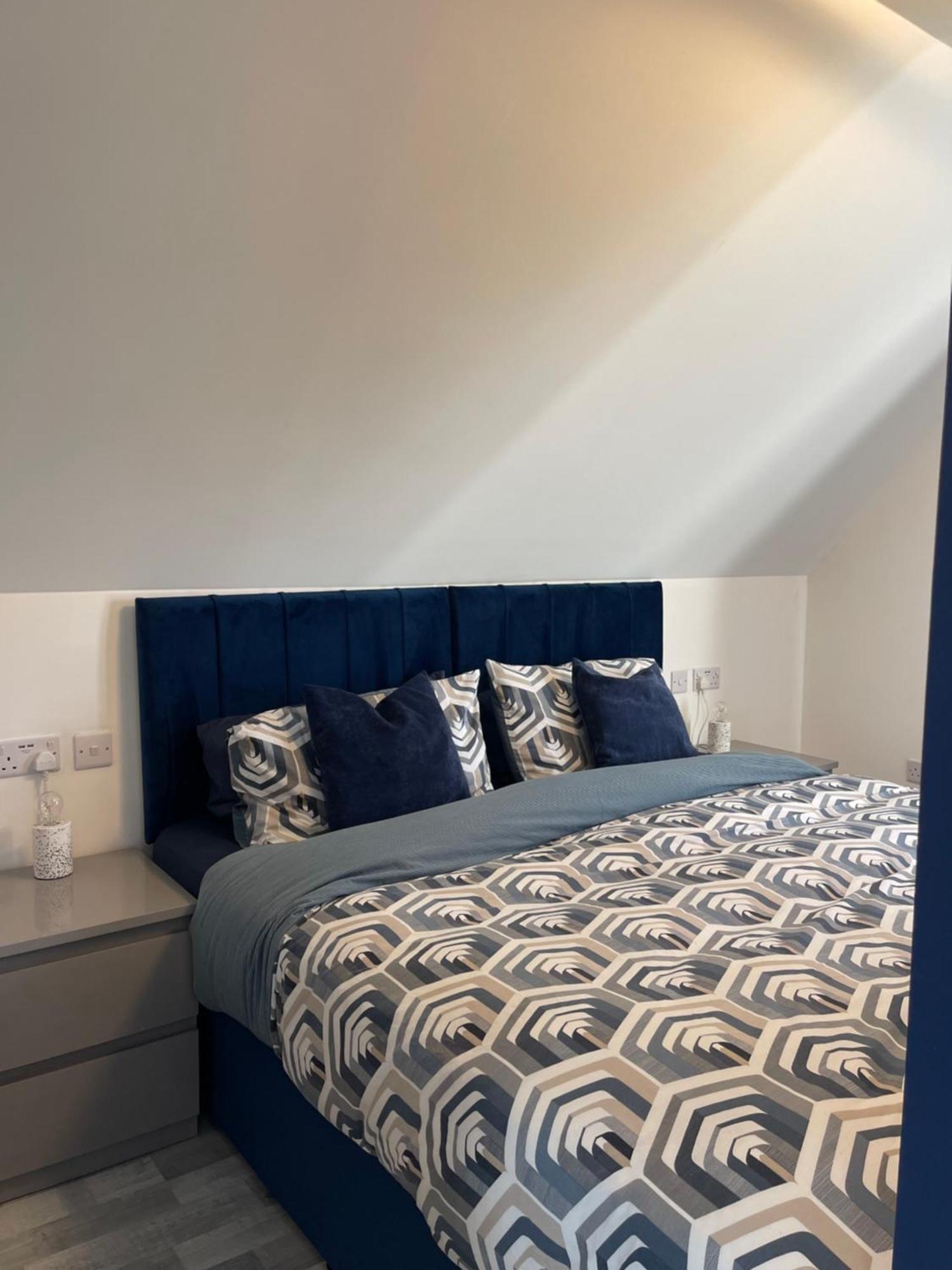 Lochside Loft - Self Catering Apartment For 2 In A Great Location For Inverness Airport And Both Cabot Highlands & Nairn Golf Courses Extérieur photo