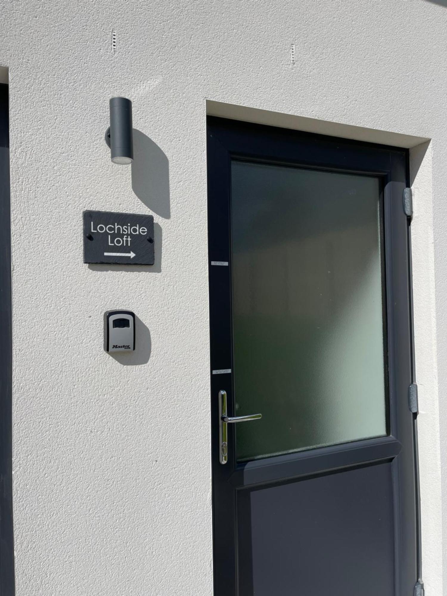 Lochside Loft - Self Catering Apartment For 2 In A Great Location For Inverness Airport And Both Cabot Highlands & Nairn Golf Courses Extérieur photo